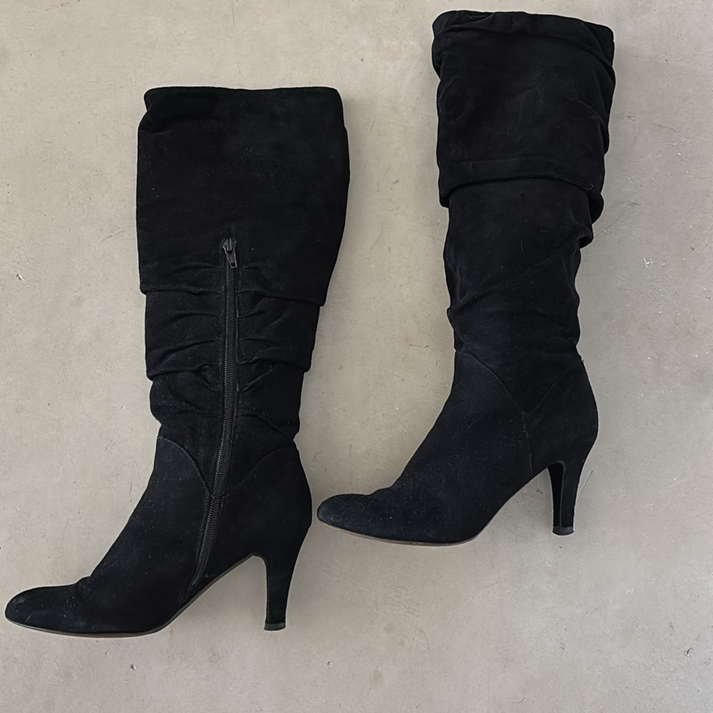 Sale! VANELi Black Suede Scrunch Boots - Picture 4 of 14